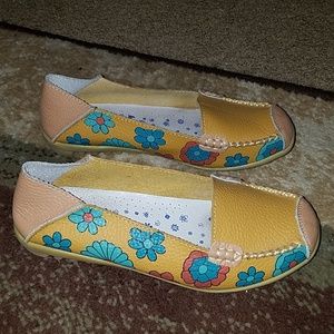 Flower flats size 6